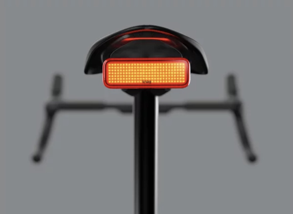 Knog Blinder USB Rücklicht Ersatz-Halterung Sattelmontage 2 Knog Blinder USB Rücklicht Ersatz-Halterung Sattelmontage – Bild 2